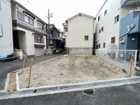 『JR城北公園通駅徒歩7分、南東・北東の開放的な角地！約72立米の整形地で建築条件なし。第二種中高層住居専用地域で住環境良好。即時引渡しで』
